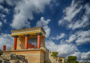 Knossos Palast vor blauen Himmel