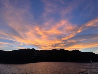 Obraz premium Sunset over Island 