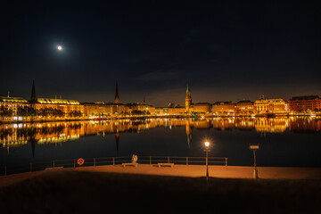 Hamburg Innenalster bei Nacht