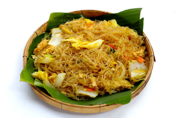 Stir-fried glass noodles with egg
