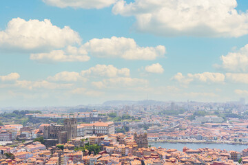 Obraz premium City of Porto on a sunny summer day