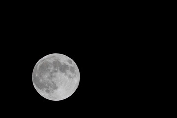 満月_左下