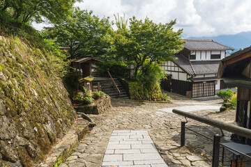 岐阜県　「旧中山道の馬籠宿」阿弥陀堂入り口と石畳