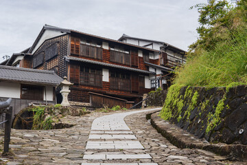 岐阜県　「旧中山道の馬籠宿」桝形（攻防のために道を二度直角に曲げた場所）