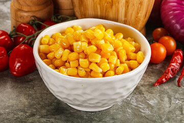 Sweet canned ripe corn grain