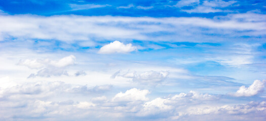 Fototapeta premium The beautiful sky and clouds are a beautiful nature.