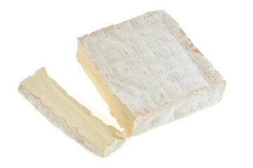 Fromage Vieux Pané coupé en gros plan sur fond blanc