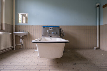 modern bathroom sink and faucet