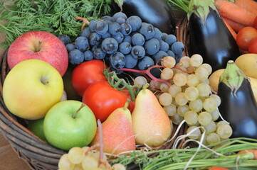 Assortiment de fruits et légumes d'automne frais