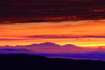 Obraz premium 岩手県奥州市 夜明けの風景