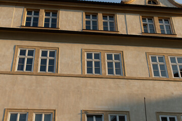 Obraz premium These beautifully designed windows prominently showcase a classic European architectural style that mesmerizes viewers