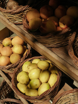 Market Fruit