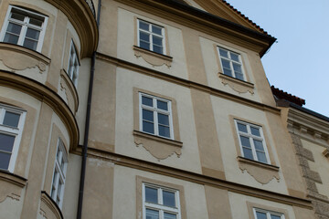 Fototapeta premium A detailed closeup view of the intricate facade design showcasing beautiful windows and decorative elements