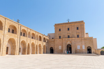 Fototapeta premium Basilica Santuario di Santa Maria de Finibus Terrae, Santa Maria di Leuca, Pouilles, Italie
