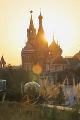 Naklejka premium city skyline at sunset onn the Kremlin's Moscow