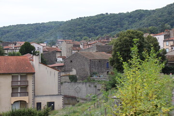 Vue d'ensemble de la ville, ville de Volvic, département du Puy de Dôme, France
