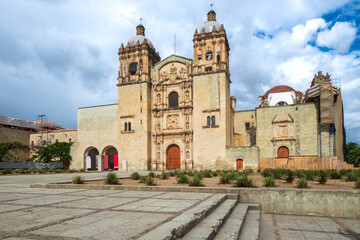 Fototapeta premium The Church of Santo Domingo de Guzman in Oaxaca, Mexico