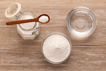 Glass jar with baking soda to mix with vinegar - Deep cleaning.