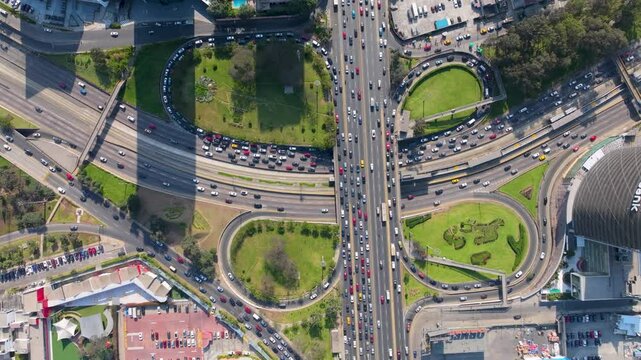 Trafico en Lima avenida Javier Prado