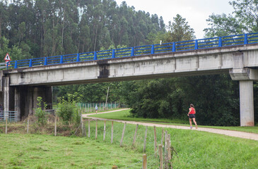 Running along the Linares River river path