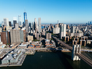 Obraz premium Two bridges: Brooklyn and Manhattan at sunrise. New York, USA
