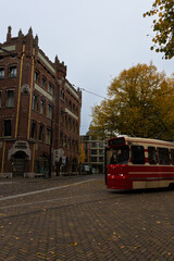 Naklejka premium retro tram in the hague netherlands