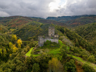 Castillo de Doiras fortificacion medieval de Cervantes en Galicia