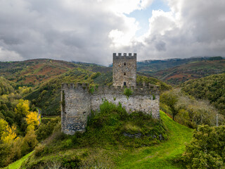 Castillo de Doiras fortificacion medieval de Cervantes en Galicia