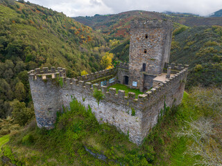 Castillo de Doiras fortificacion medieval de Cervantes en Galicia