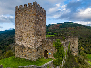 Castillo de Doiras fortificacion medieval de Cervantes en Galicia