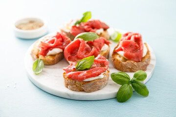 Crostini with beef carpaccio