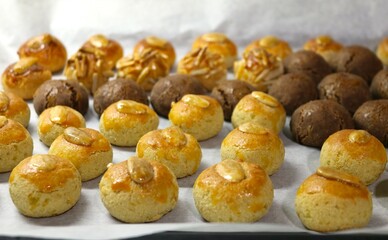 Panellets. Bandeja de un dulce típico Catalán