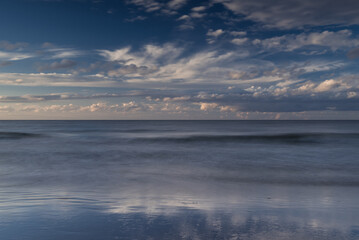 Obraz premium SEA COAST - Seascape with picturesque clouds in the sky