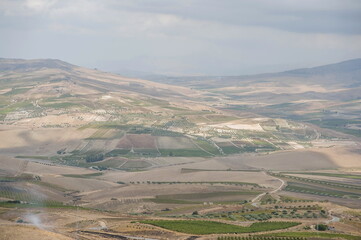 Obraz premium landscape with vineyards and mountains in Sicily