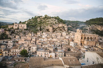 Obraz premium view of the town of Scicli in Sicily at sunset
