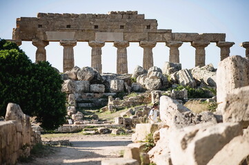 Obraz premium ruins of ancient greek temple in Selinunte in Sicily