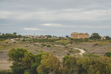 Fototapeta premium landscape with ancient greek temple in Selinute in Sicily