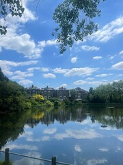 Fototapeta premium lake in the city