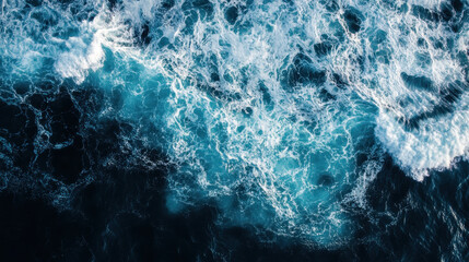 Obraz premium Vivid ocean waves crashing and swirling in dynamic patterns under sunlight at midday