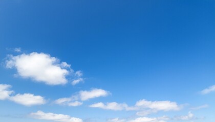Obraz premium 맑고 푸른 하늘에 떠있는 구름들
