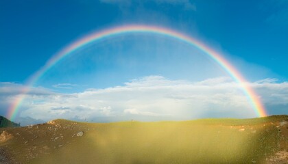 Naklejka premium 비온 뒤 무지개가 뜬 하늘