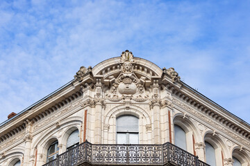 Fototapeta premium The Stunning Architectural Detail of a Beautiful Historic Building Captivates All Who View It