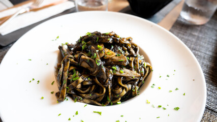 Spaghetti al nero di seppia.  