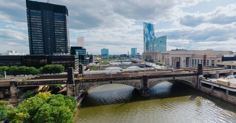 Obraz premium Rail bridge crossong the Schuylkill River, Philadelphia, Pennsylvania, United States.