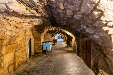 Obraz premium Narrow alley in the old town of Sidon, Lebanon