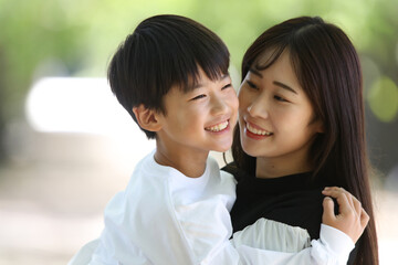笑顔の親子