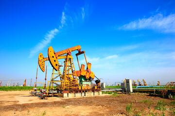 Obraz premium The oil pump, industrial equipment