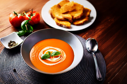 Im Herbst ist K&uuml;rbiszeit und dann kocht man gern mal eine K&uuml;rbissuppe