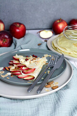 Crêpes aux pommes et amandes
