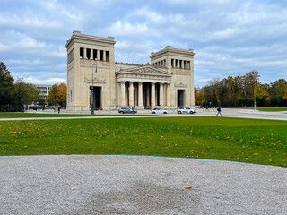 Obraz premium Scenic view of historic building with towers named Propyläen at Kings Square on an autumn day. Photo taken November 8th, 2023, Munich, Germany.